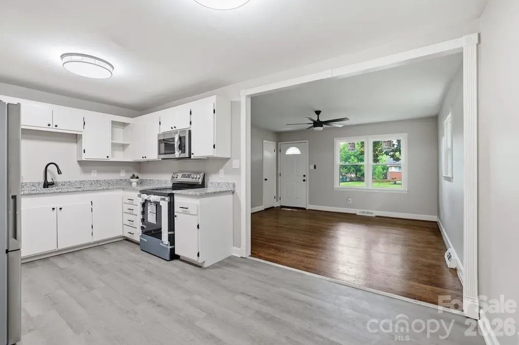 835 Ranch Road Charlotte NC 28208