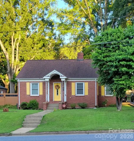 1024 8th Street NE Hickory NC 28601
