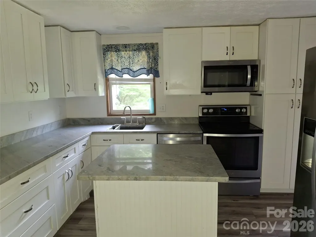232 Tilson Drive Mars Hill NC 28754