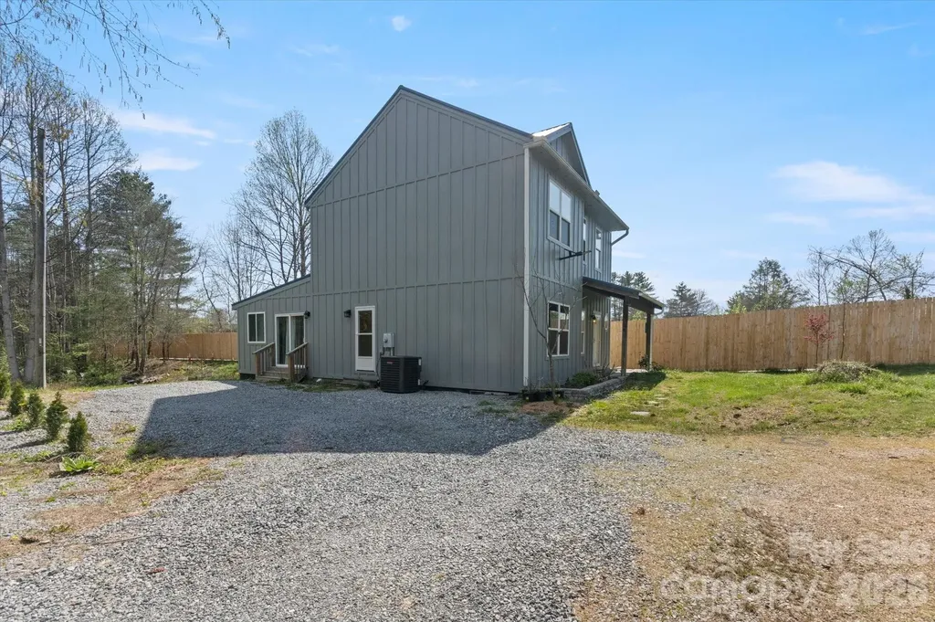 84 Poplar Street Brevard NC 28712