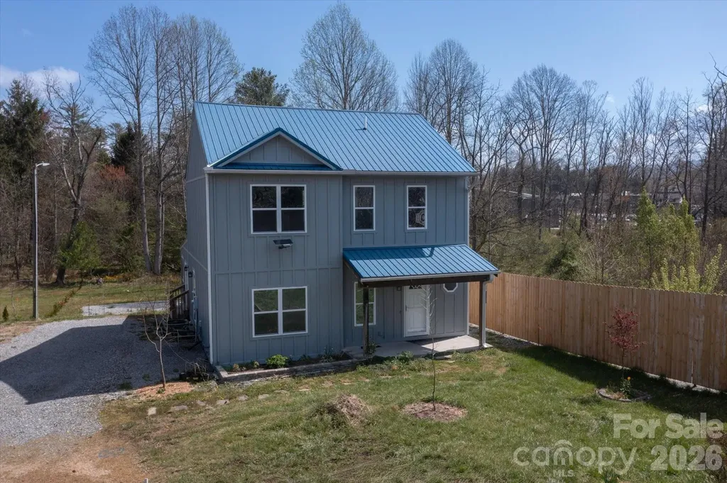 84 Poplar Street Brevard NC 28712