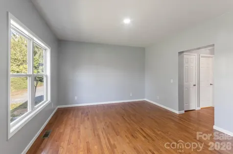 84 Poplar Street Brevard NC 28712