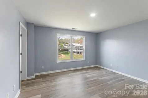 84 Poplar Street Brevard NC 28712