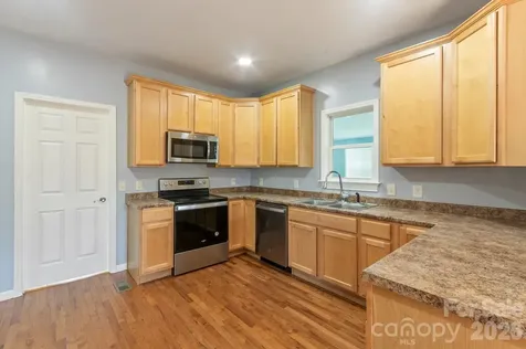 84 Poplar Street Brevard NC 28712
