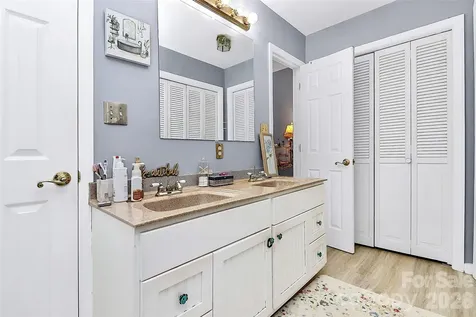 160 Quail Hollow Drive Kings Mountain NC 28086