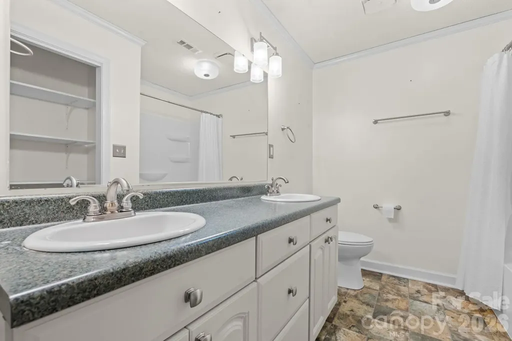 3132 Stoney Brook Drive Lenoir NC 28645