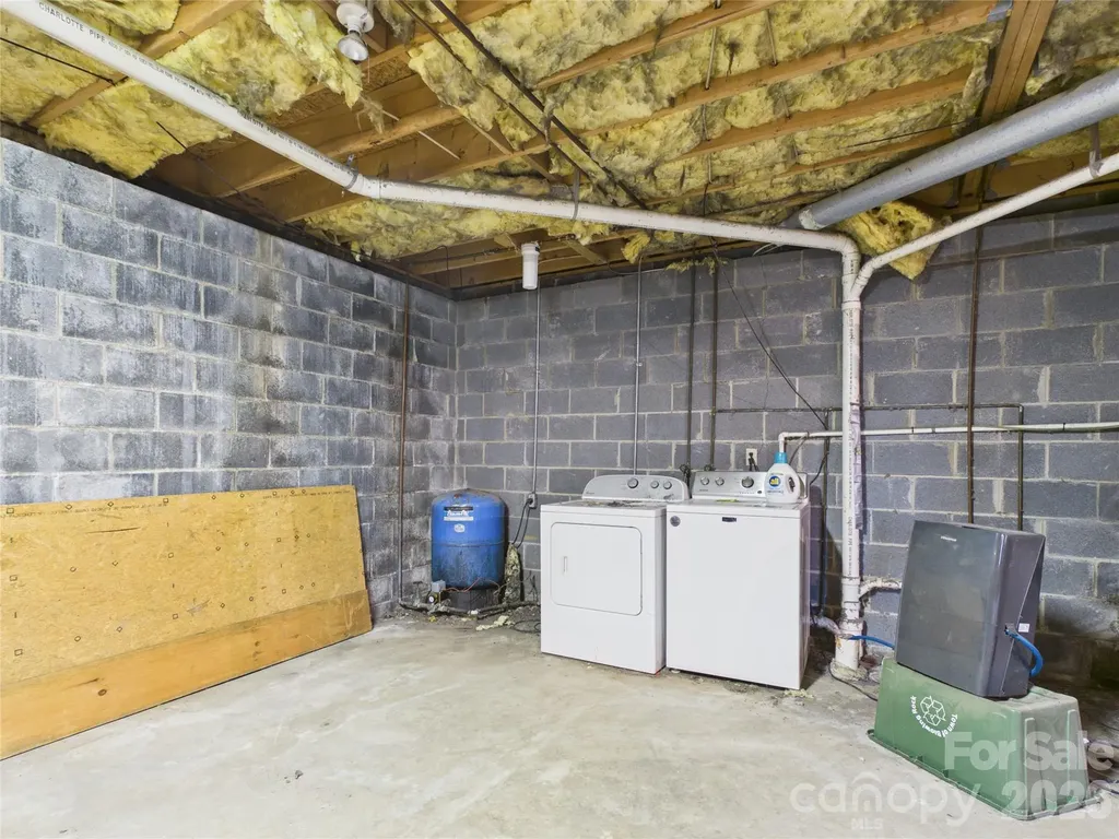 7904 Pinnacle Wind Lane Lenoir NC 28645