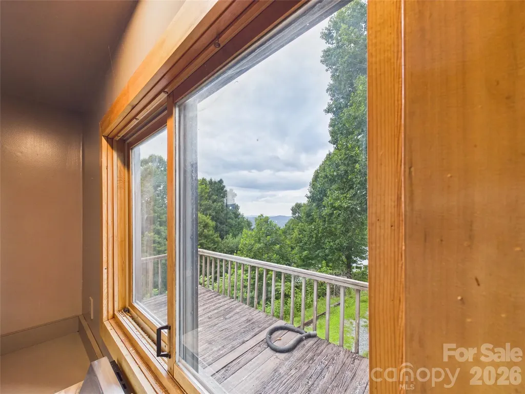 7904 Pinnacle Wind Lane Lenoir NC 28645