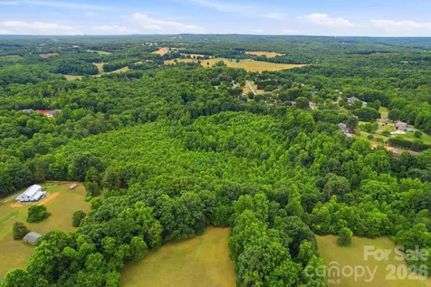 1273 Shirebourn Hickory NC 28602