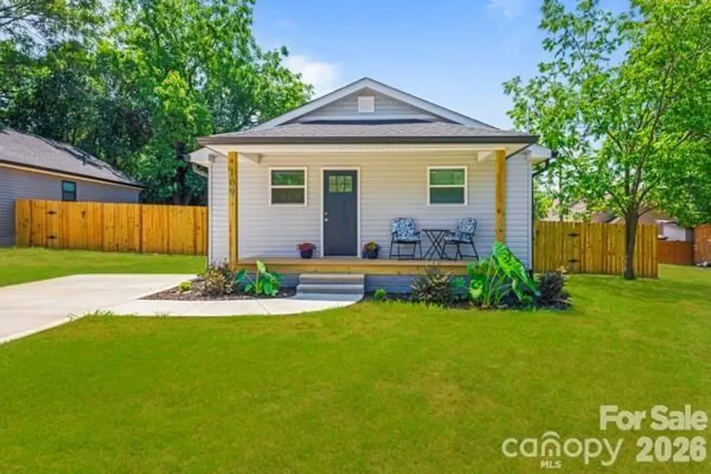 109 W Poplar Street W Stanley NC 28164
