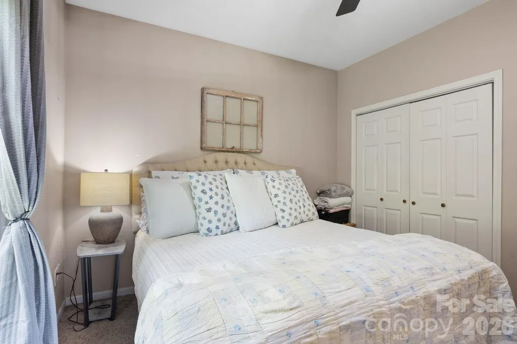 34 Grandview Court Asheville NC 28806
