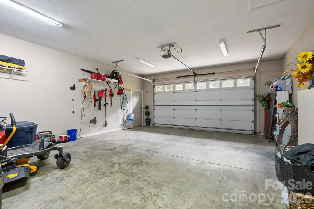 34 Grandview Court Asheville NC 28806