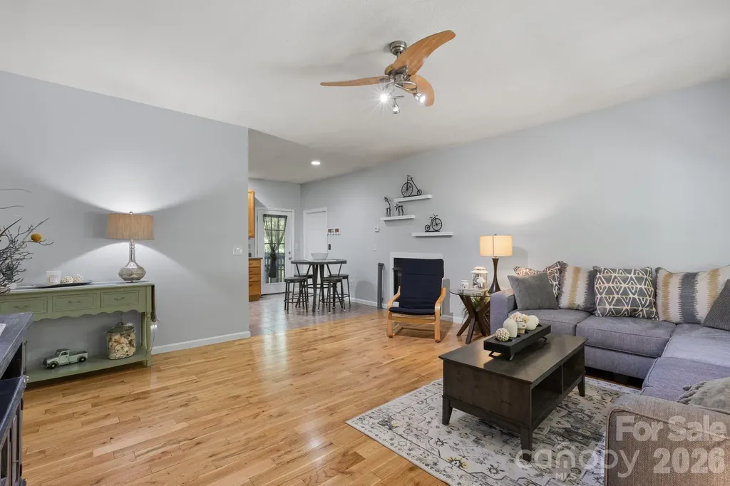 34 Grandview Court Asheville NC 28806