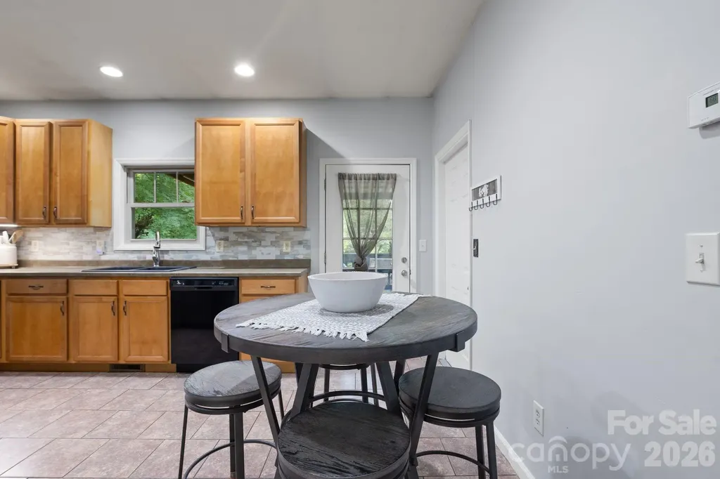 34 Grandview Court Asheville NC 28806