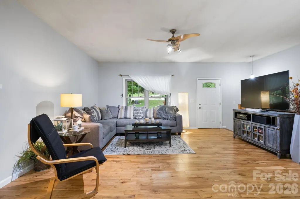 34 Grandview Court Asheville NC 28806