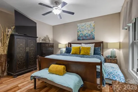34 Grandview Court Asheville NC 28806