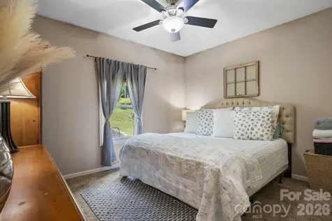 34 Grandview Court Asheville NC 28806