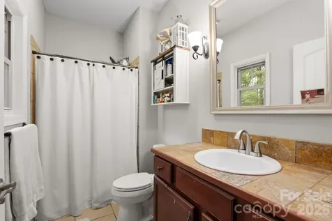 34 Grandview Court Asheville NC 28806