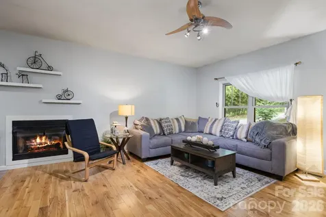 34 Grandview Court Asheville NC 28806