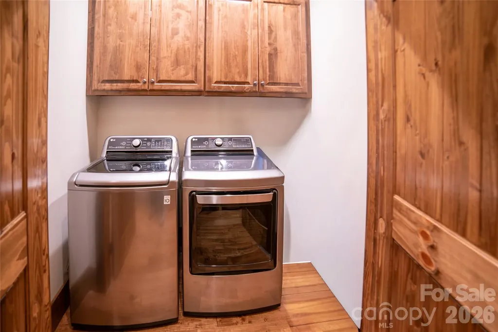 111 Lookout Point Nebo NC 28761
