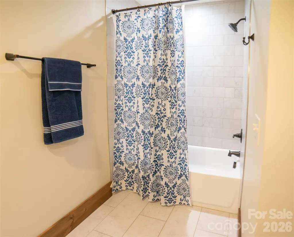 111 Lookout Point Nebo NC 28761
