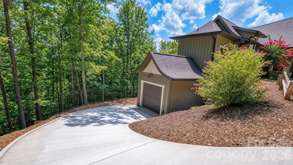 111 Lookout Point Nebo NC 28761