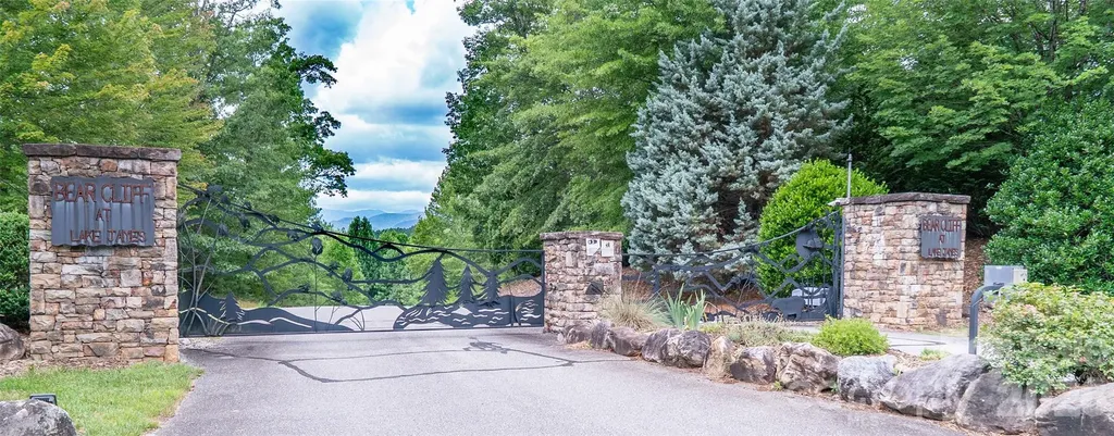 111 Lookout Point Nebo NC 28761