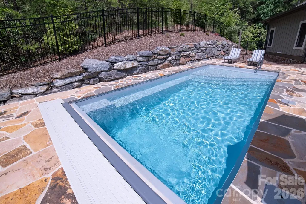 111 Lookout Point Nebo NC 28761