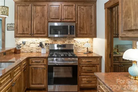 111 Lookout Point Nebo NC 28761