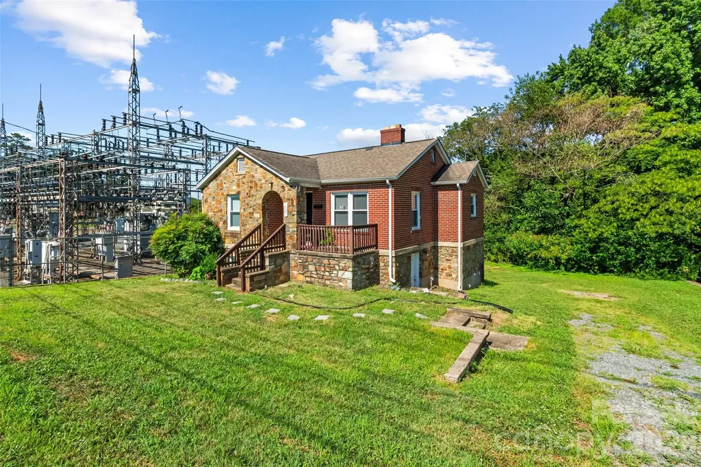 1821 Remount Road Charlotte NC 28208