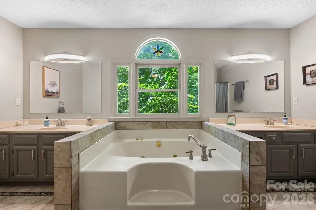 15 Forest Ridge Lane Weaverville NC 28787
