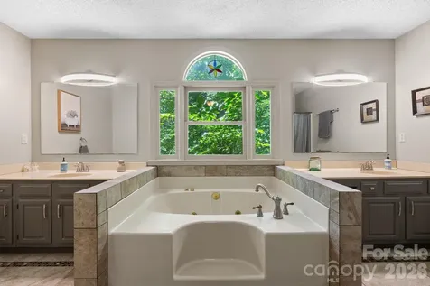 15 Forest Ridge Lane Weaverville NC 28787