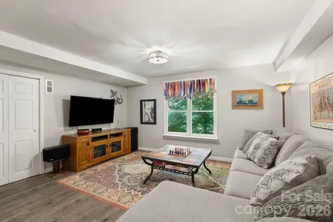15 Forest Ridge Lane Weaverville NC 28787