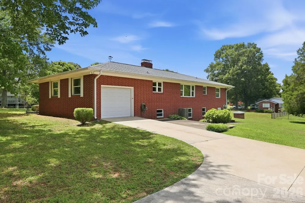 811 E 22nd Street Kannapolis NC 28083