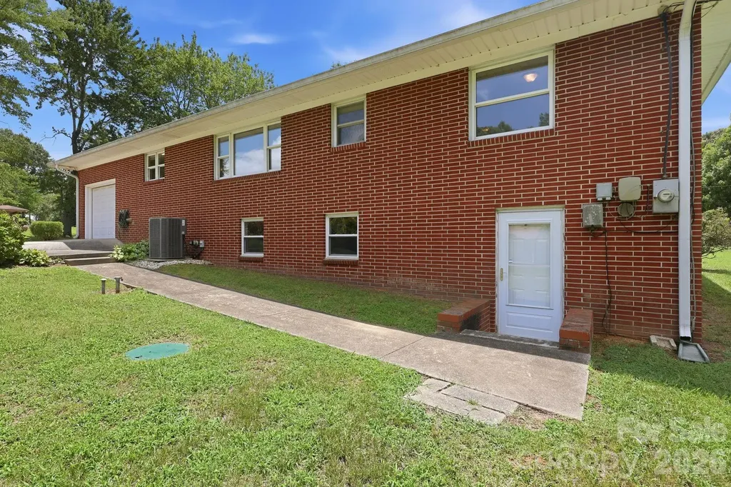 811 E 22nd Street Kannapolis NC 28083