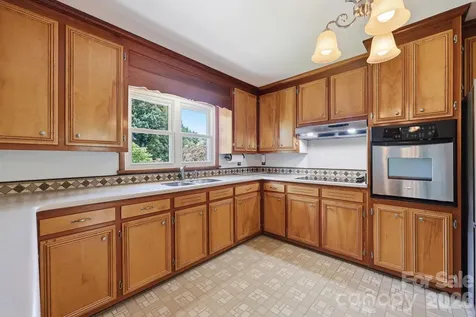 811 E 22nd Street Kannapolis NC 28083