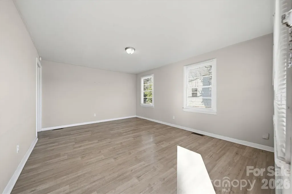 1512 N Deal Avenue Newton NC 28658