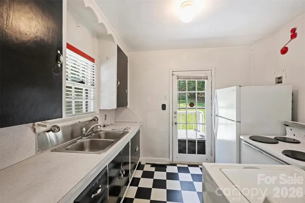 1211 Woodland Drive Charlotte NC 28205