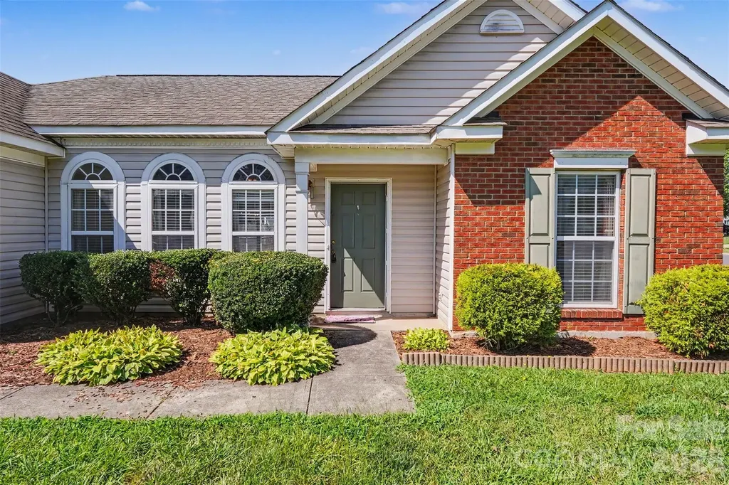 10439 Green Hedge Avenue Charlotte NC 28269
