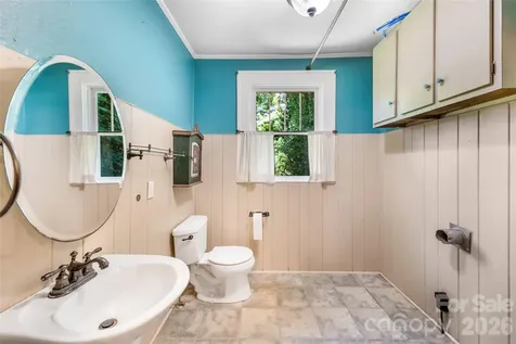 109 Forest Hill Drive Asheville NC 28803