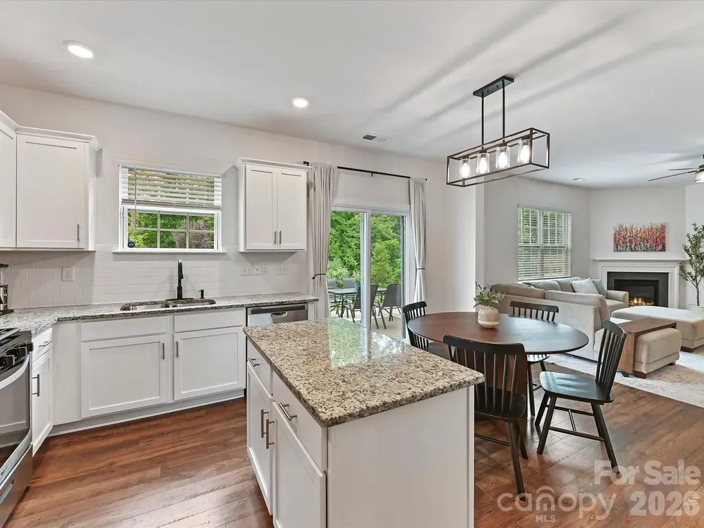 724 Larmore Avenue Charlotte NC 28216