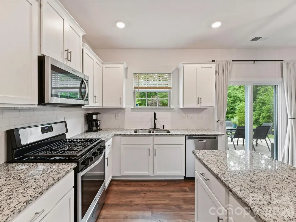 724 Larmore Avenue Charlotte NC 28216
