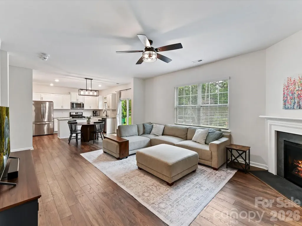 724 Larmore Avenue Charlotte NC 28216