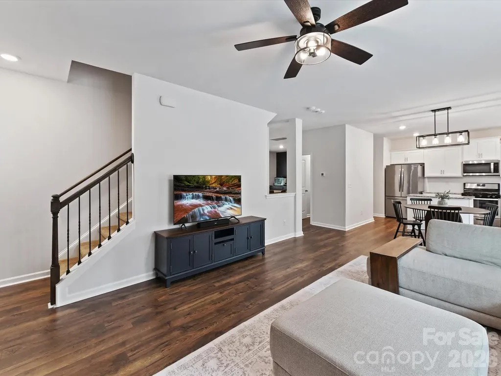 724 Larmore Avenue Charlotte NC 28216