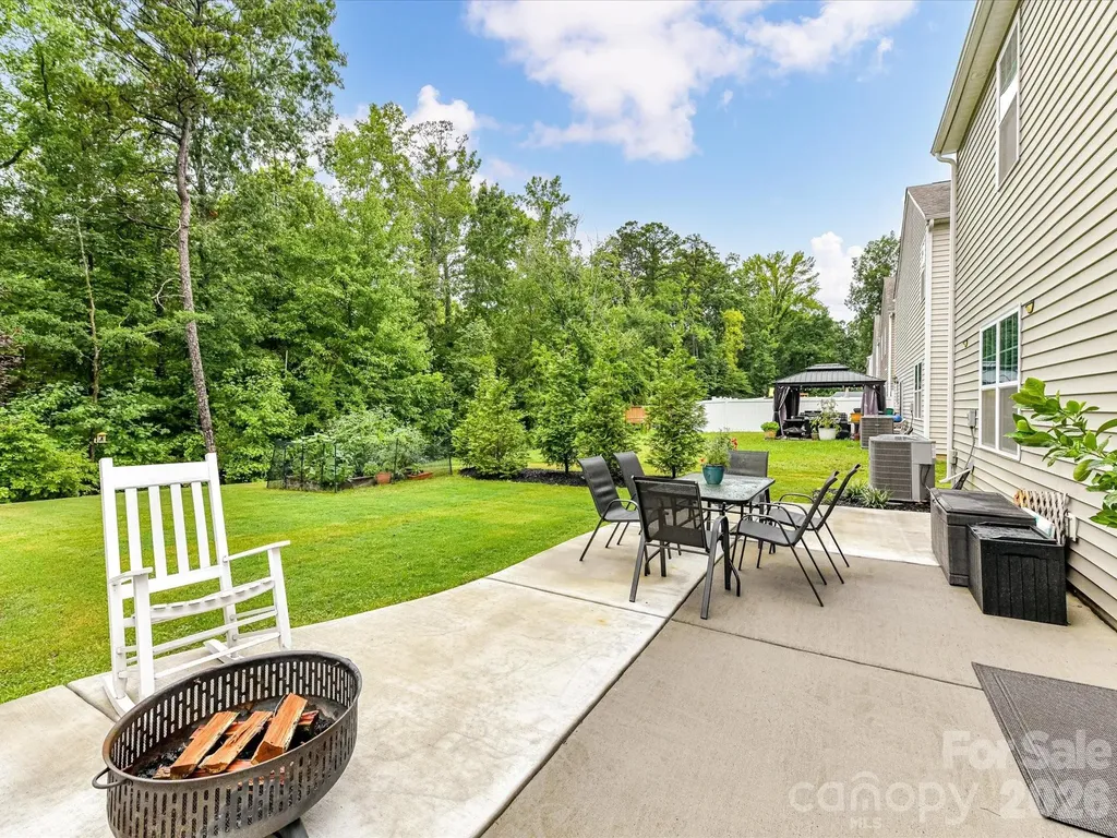 724 Larmore Avenue Charlotte NC 28216