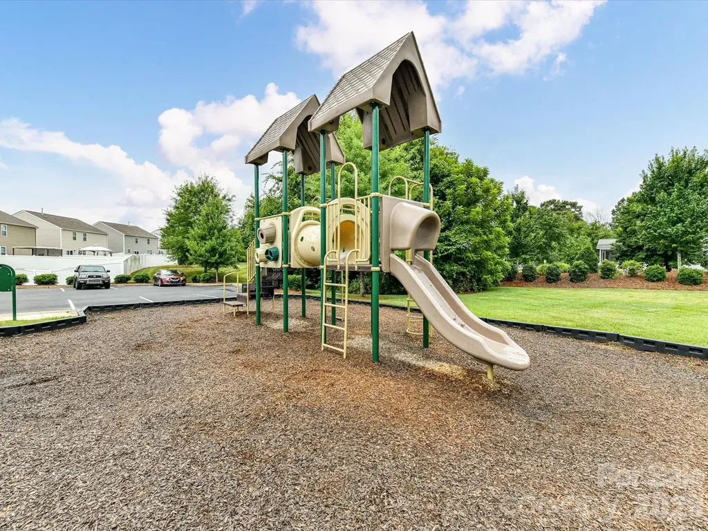 724 Larmore Avenue Charlotte NC 28216