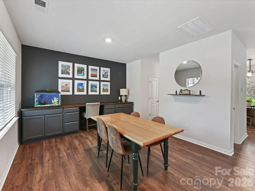 724 Larmore Avenue Charlotte NC 28216