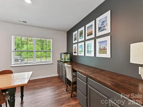 724 Larmore Avenue Charlotte NC 28216