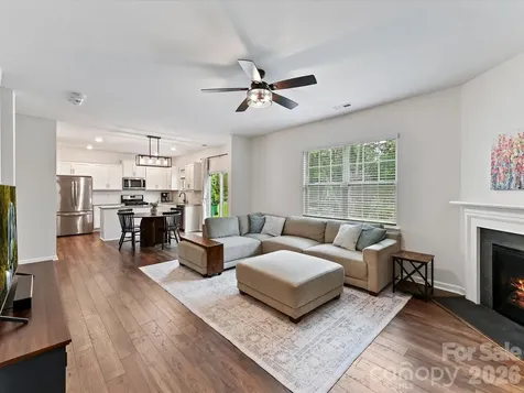 724 Larmore Avenue Charlotte NC 28216