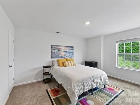 724 Larmore Avenue Charlotte NC 28216